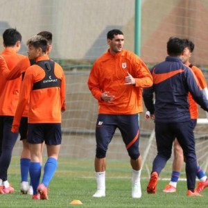 泰山集结石柯伤愈跟队合练 5大新援融入成第1课题